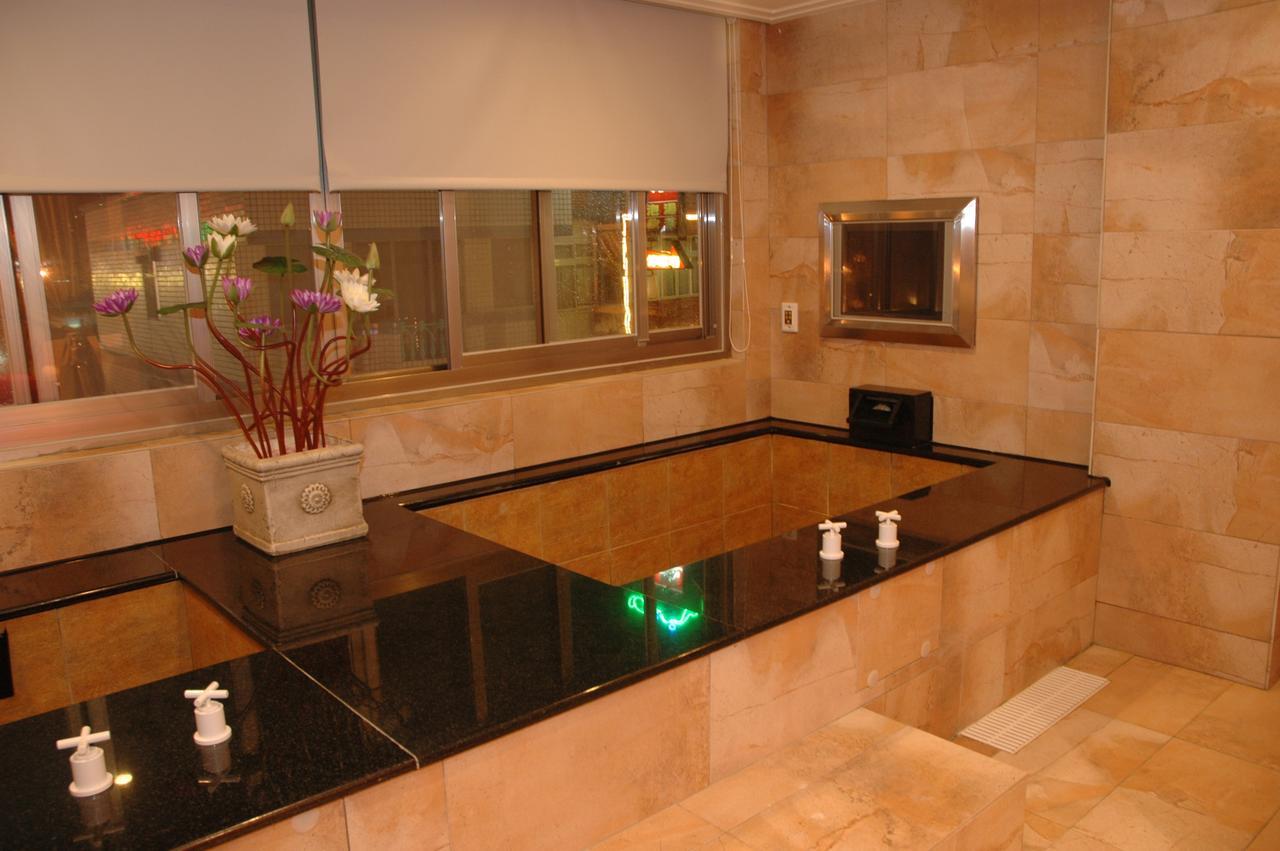 Jin Spa Resort Hotel Jinshan Buitenkant foto